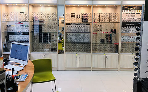 Профессиональная Оптика в Москве на Павелецкой - магазин очков и оправ для людей